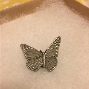 🦋 Vintage GAP pewter pin